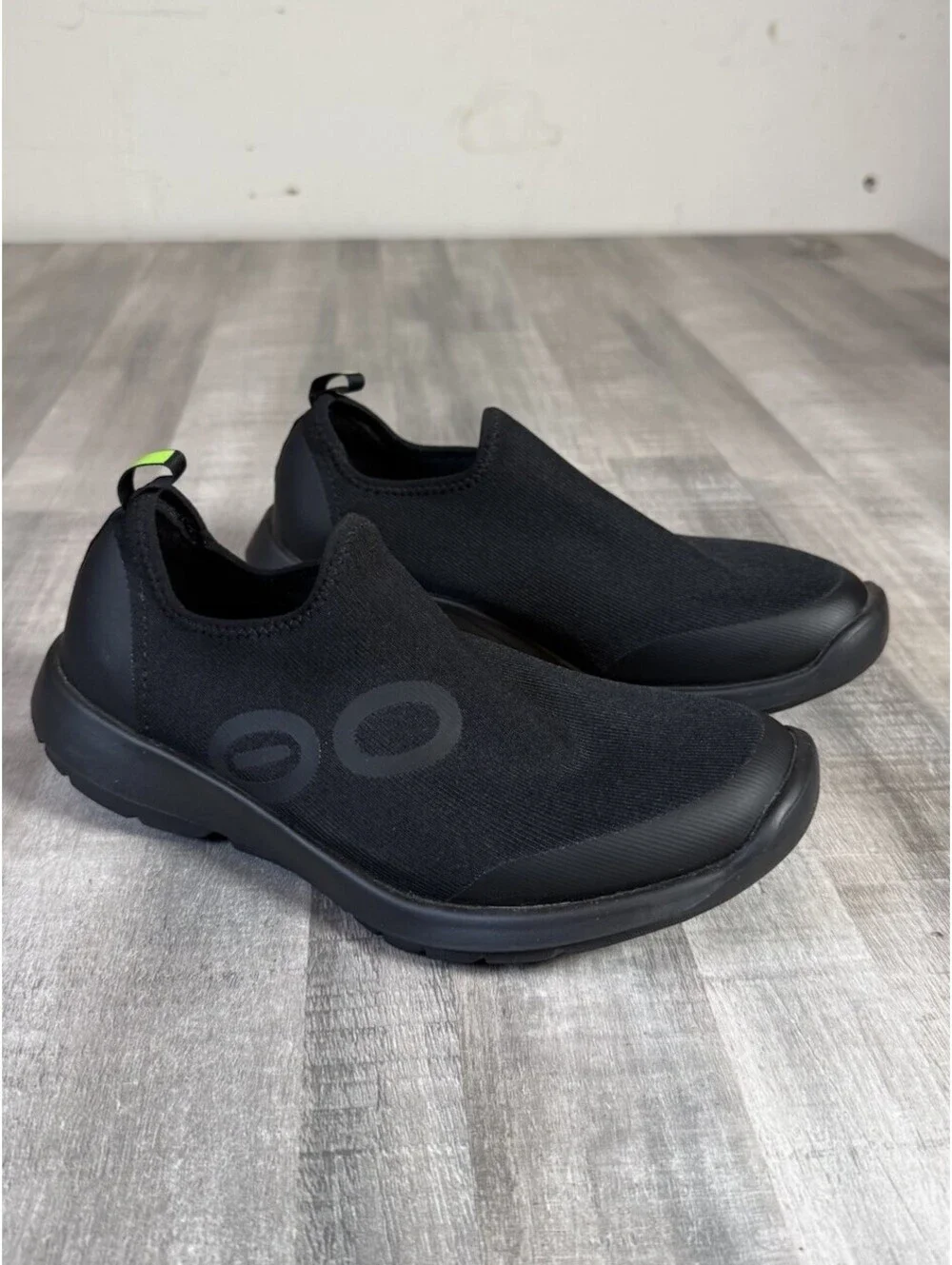Oofos OOmg Sport Low Shoes Women’s Sz 8.5 Black Recovery Slip On Comfort Walking